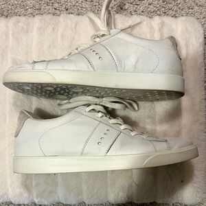 Ecco’s White Low-Top Soft Leather Sneakers - Classic Casual Style